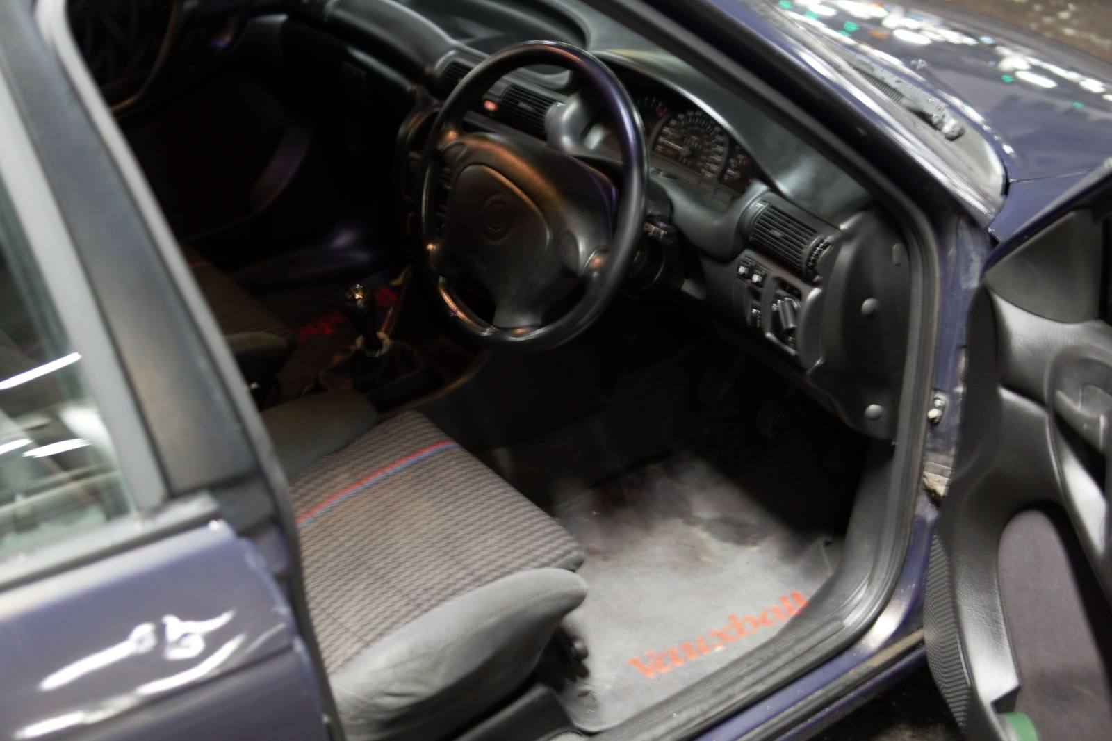 1995 Vauxhall Astra V6 - Image 20