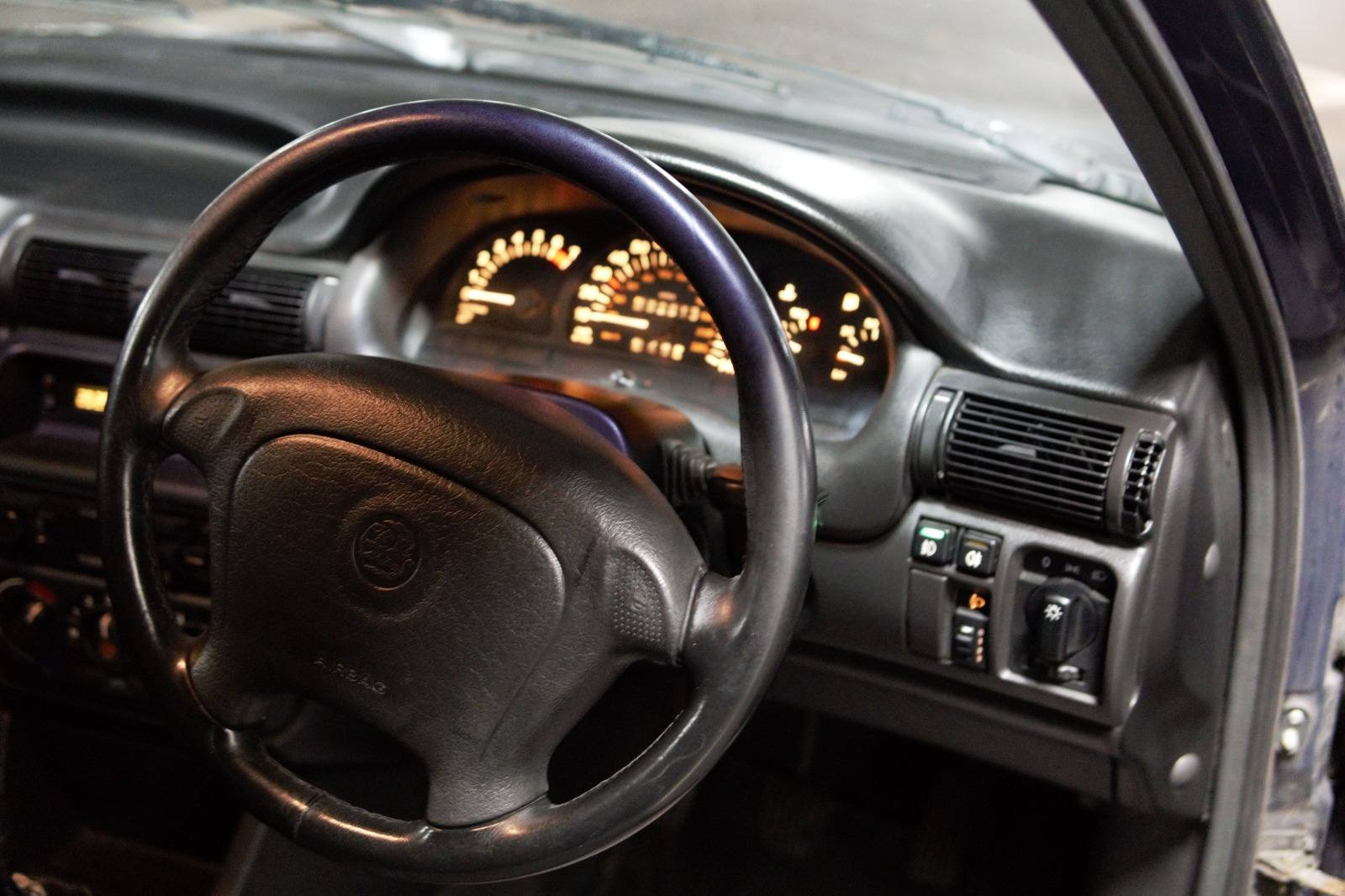 1995 Vauxhall Astra V6 - Image 16
