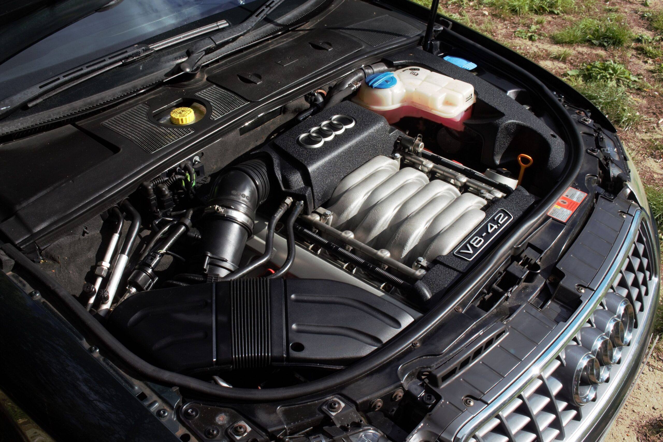 2005 Audi S4 Cabriolet - Image 2