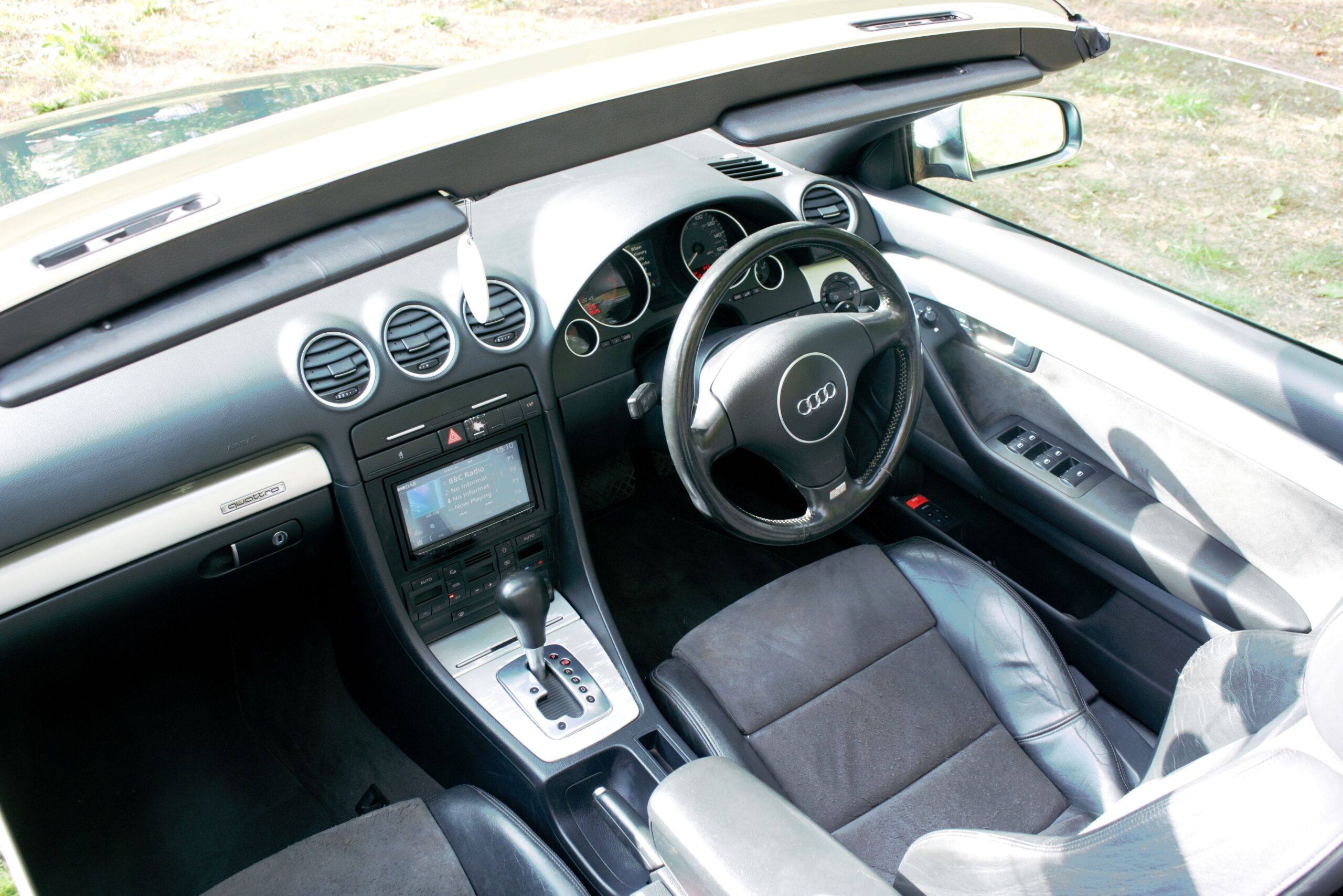 2005 Audi S4 Cabriolet - Image 3